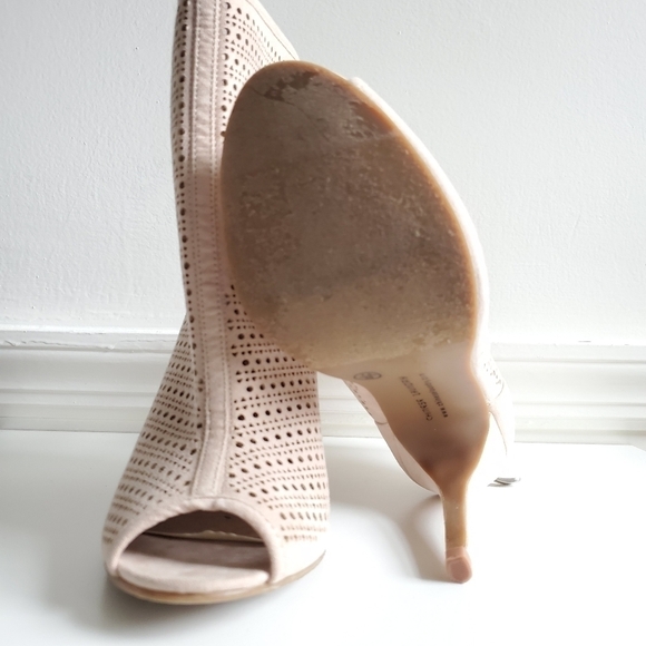 Chinese Laundry Open Toe Suede Blush Booties/Heels Size 7.5(38) - Picture 12 of 14